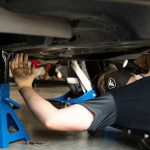 Selang Oli Mobil Kamu Sering Mengalami Kebocoran? Yuk Simak