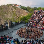 Tari Kecak Hanya Di Tampilkan Oleh Pria, Ini Dia Penjelasaanya!
