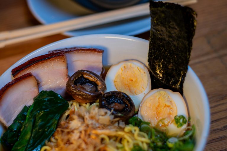 Ramen: Sup Mie Jepang Yang Menyajikan Kehangatan