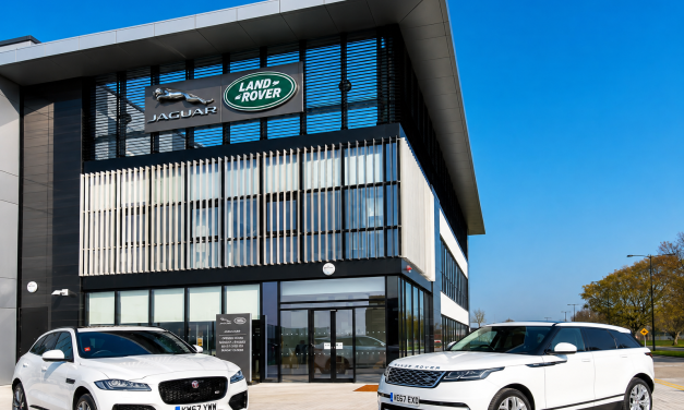 Perusahaan Land Rover Terus Kembangkan Teknologi Canggih