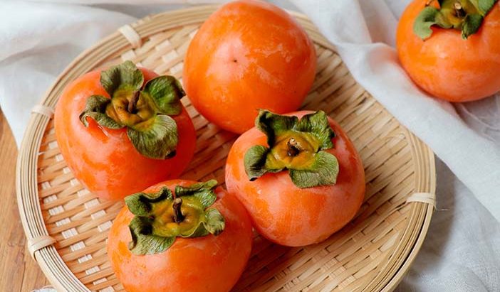 Buah Kesemek Dengan Rasa Manis Dengan Warna Oranye Cerah