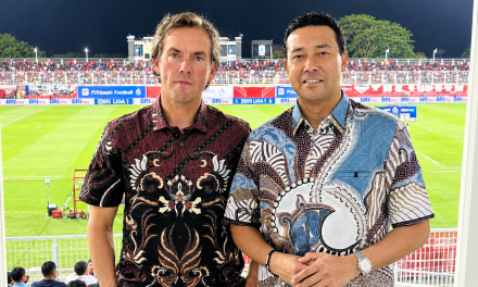 Denny Landzaat Terus Asah Bahasa Indonesia Demi Timnas Garuda